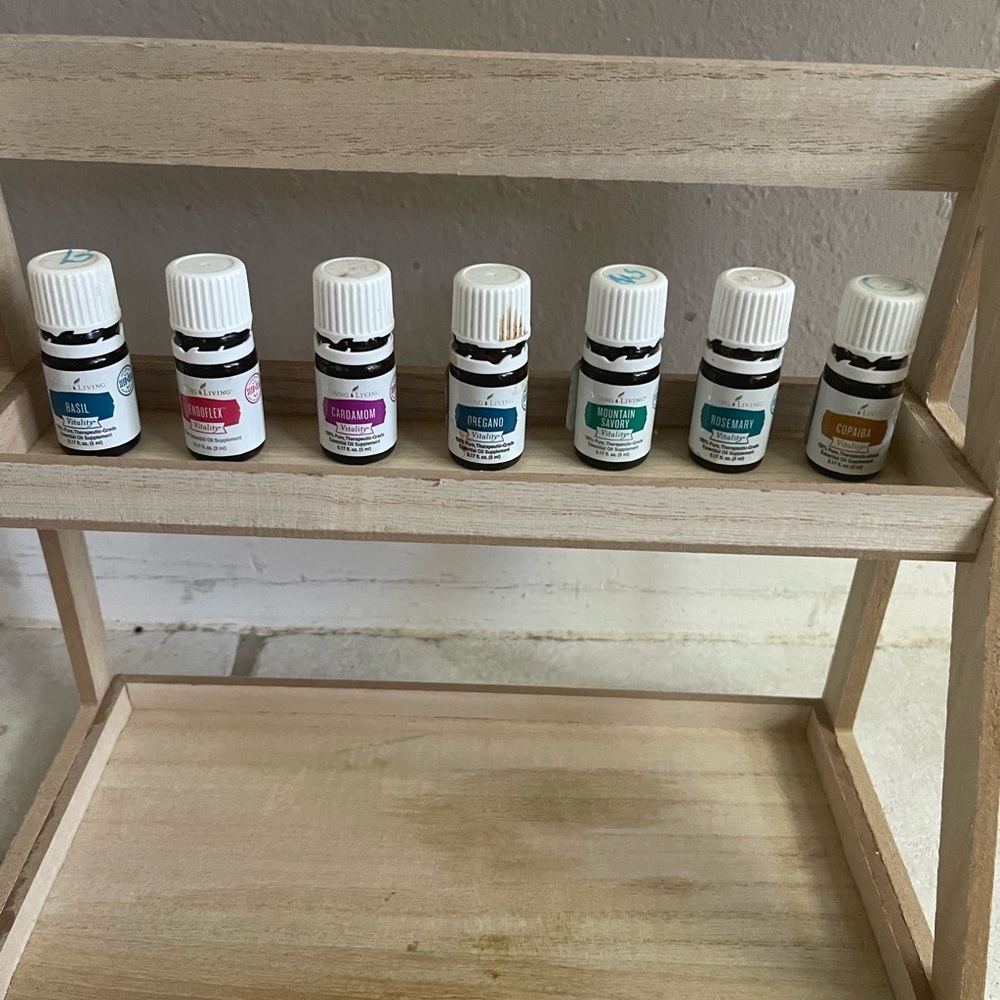 Young living set of 7 unsealed vitality oils